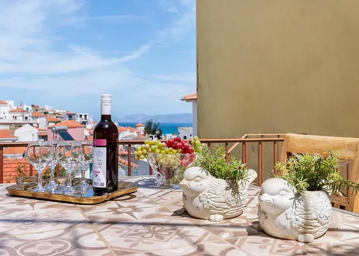 Apartment Spacious Family House With Sea View & Garden - Near