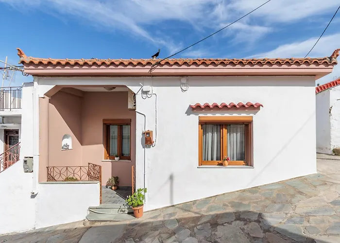 Spacious Family House With Sea View & Garden - Near Apartment